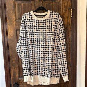 Men's Cream & Black Houndstooth Crewneck Sweater